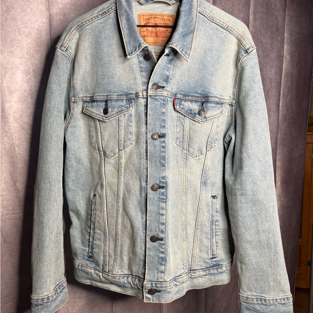 Levi's Men's Light Blue Denim Jacket